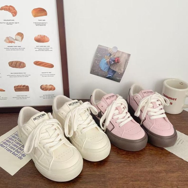 Damen Sportliche Sneakers mit modischen Sternenapplikationen EB