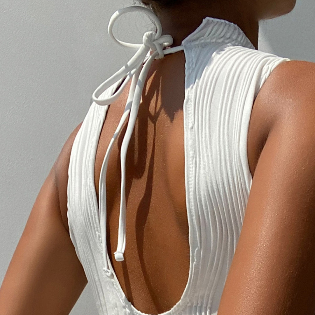 Damen Eleganter Hochkragen-Badeanzug mit feinen Rippendetails EB