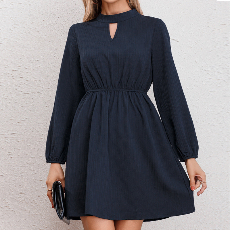 Damen Kleid mit elegantem Kragen und Gummizug EB