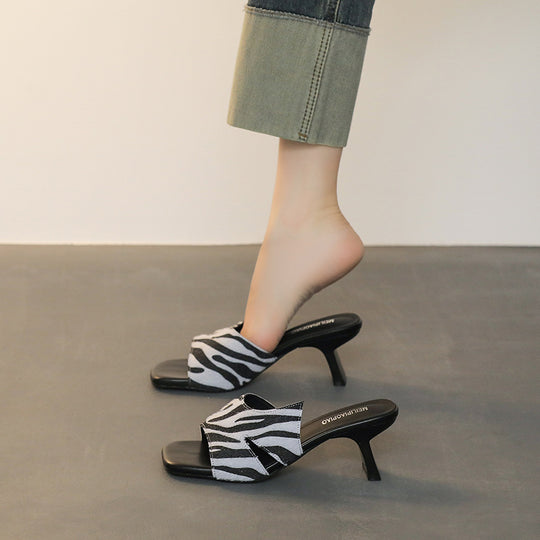Damen Elegante Slide-Pantoletten mit speziellem Riemen EB