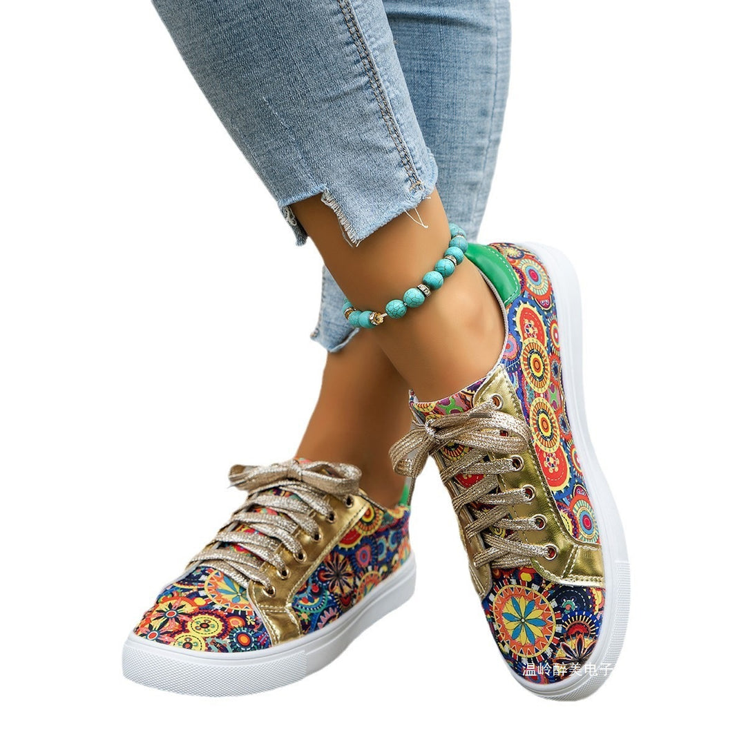 Damen Moderne Sneakers mit buntem Muster und glänzenden Schnürsenkeln EB