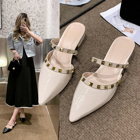 Damen elegante Mules mit modernen Nietenakzenten EB