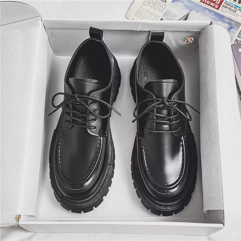 DamenModerne Schnürschuhe mit robustem Profil und trendigem Design EB