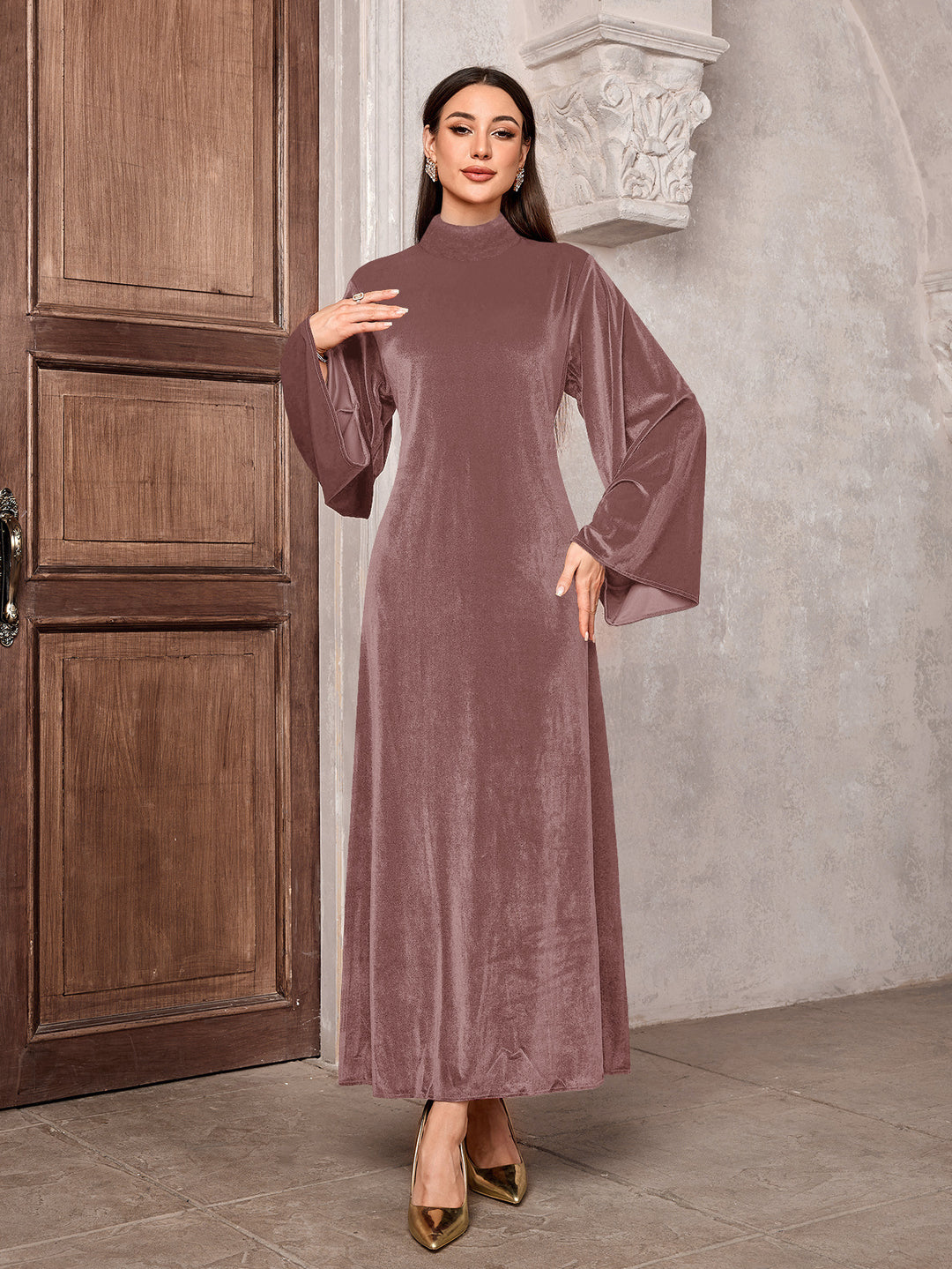 Damen Elegantes Maxikleid mit weitem Kragen und extravaganten Ärmeln EB