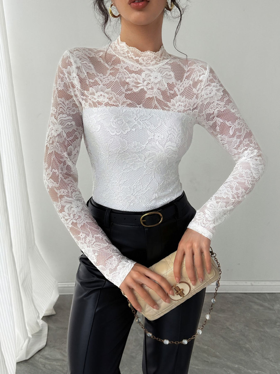 Damen Elegantes Spitzenoberteil mit hochgeschlossenem Kragen und langen Ärmeln EB