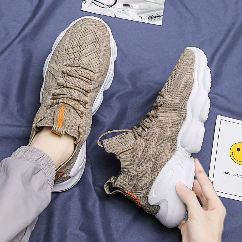 Damen Sportliche Rundsocken Sneakers mit atmungsaktiver Strickoberfläche und dynamischem Design EB