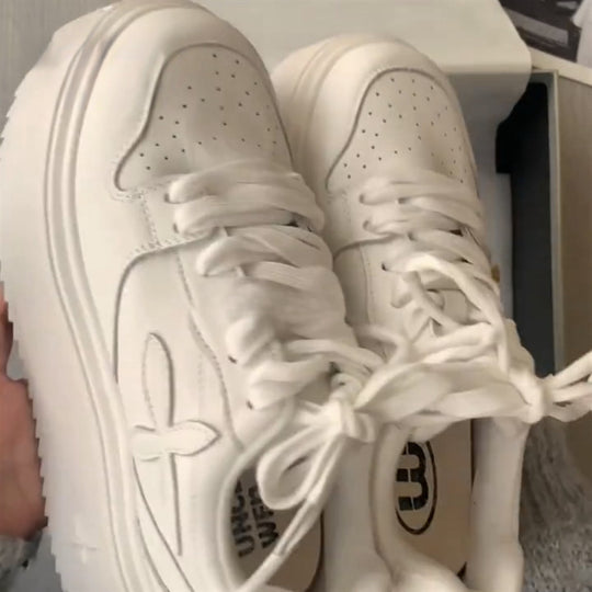 Damen Plateau-Sneaker mit modischem Design und stabiler Sohle EB