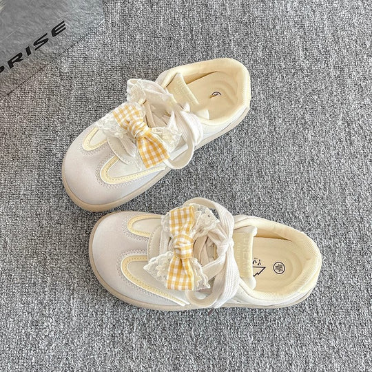 Damen Sneakers mit verspieltem Rüschendetail und rutschfester Sohle EB