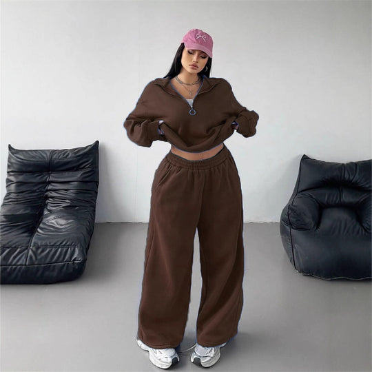 Damen Samt-Cropped-Ziphoodie und weit geschnittene High-Waist Palazzo-Jogginghose Eichborn Berlin