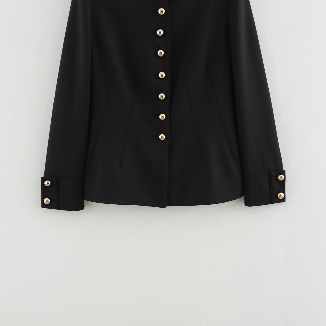Damen elegante Steppjacke mit hochgeschlossenem Kragen und goldenen Knöpfen EB