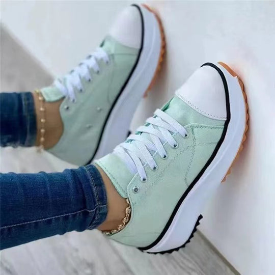 Damen Sportliche Plateausneaker mit modischem Kettenakzent EB