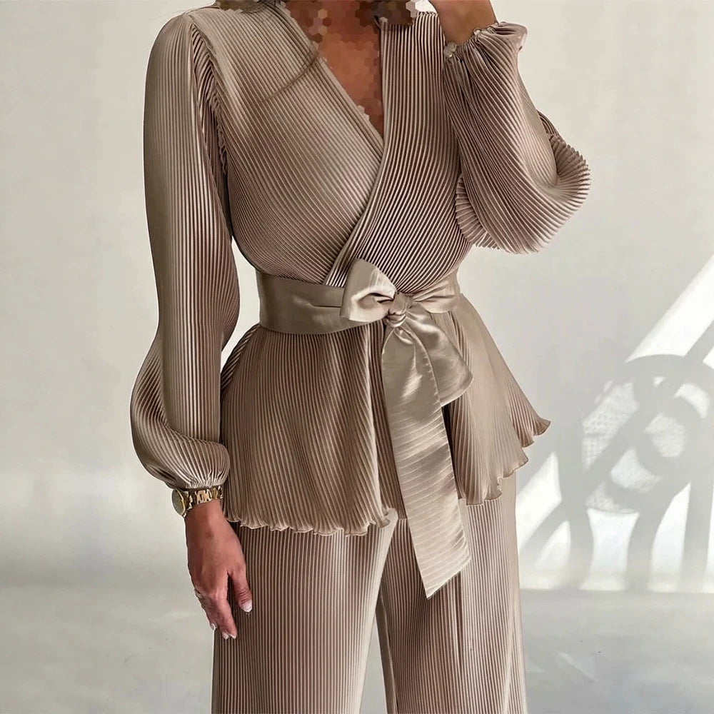 Damen Eleganter Plissee-Zweiteiler mit Wickelshirt, Taillengürtel und weitem Bein EB