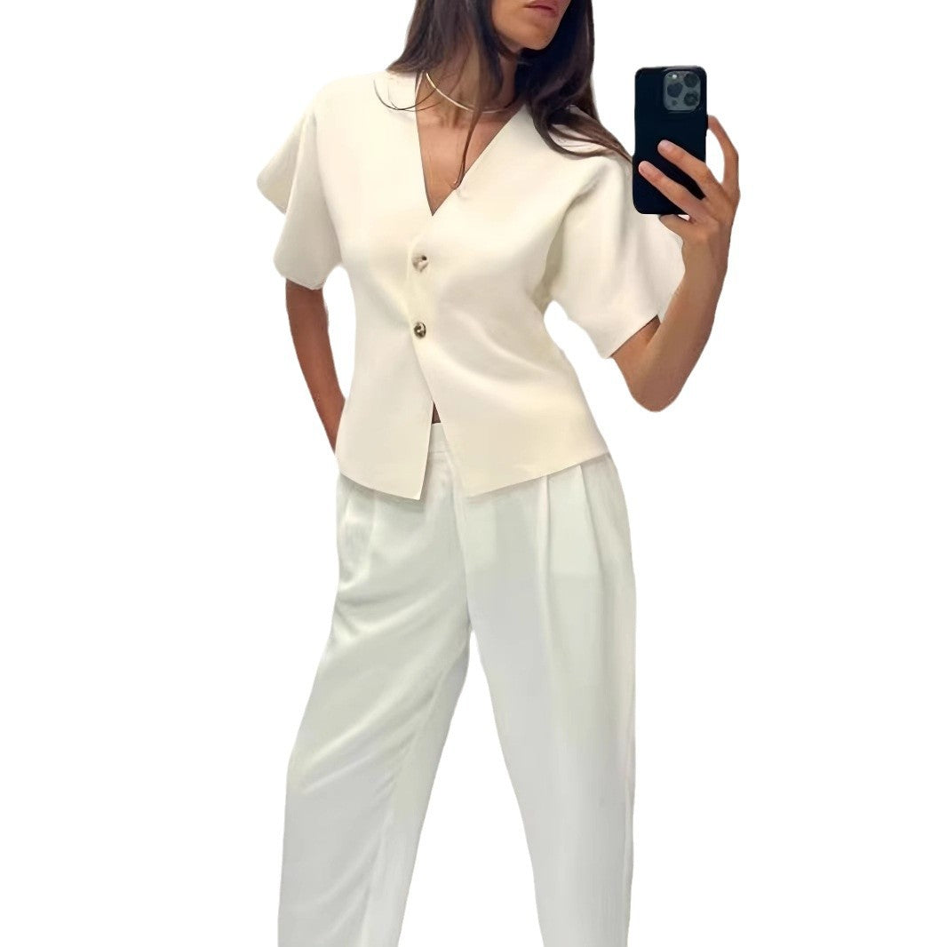 Damen Bluse mit innovativem Schnitt und eleganten Details EB
