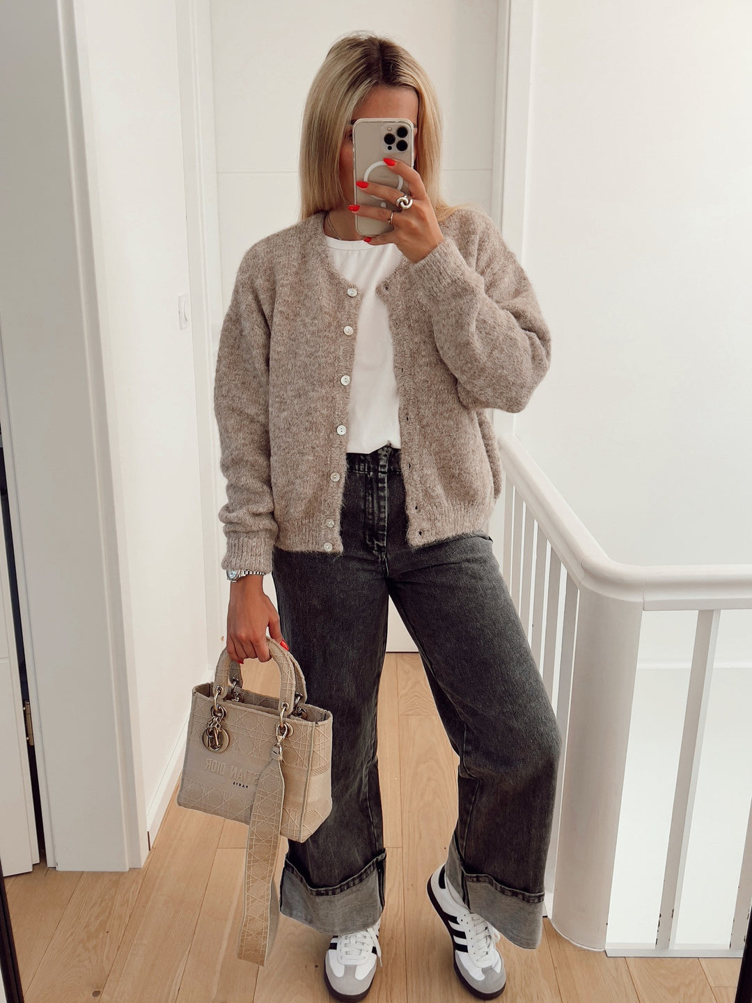 Damen weiche Strickjacke mit eleganter Knopfleiste und lässigem Schnitt EB