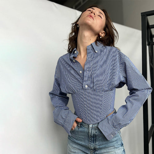 Damen Hemdbluse mit innovativem Schnitt und strukturierten Ärmeln EB