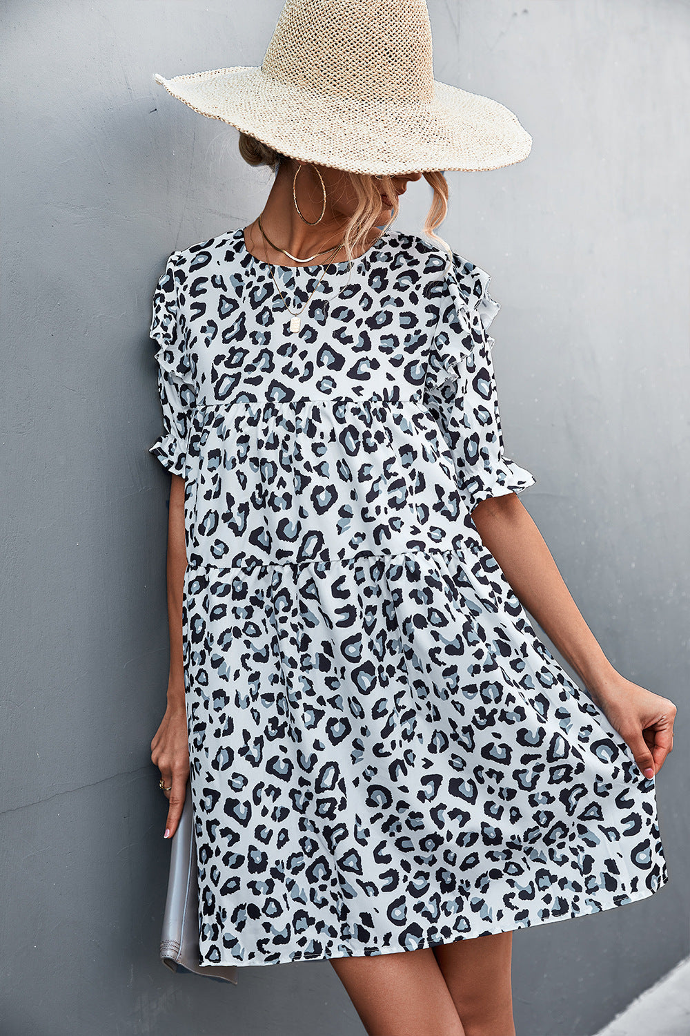 Damen Freizeitkleid mit verspieltem Leopardenmuster und Rüschendetails EB
