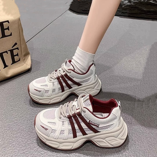 Damen Sportliche Sneakers mit atmungsaktiven Mesh-Einsätzen und stabiler Sohle EB