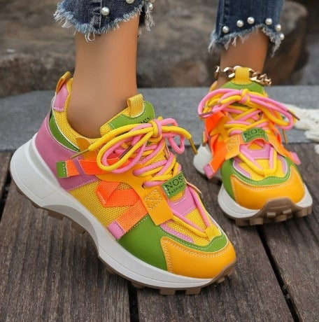 Damen Chunky-Plateau-Sneaker mit atmungsaktivem Mesh und montierten Riemen EB