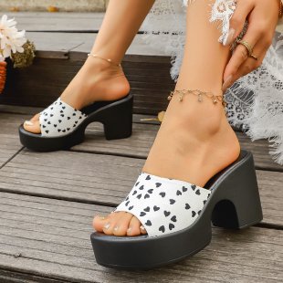 Damen Offene Blockabsatz-Sandalen mit Herzmotiv EB