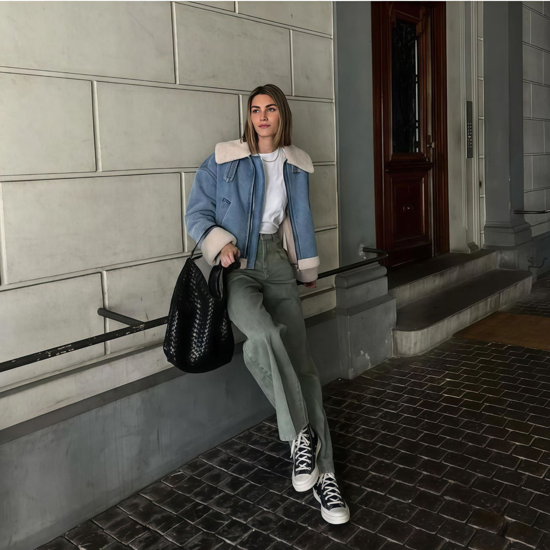 Damen modische Denimjacke mit Fellkragen und oversized Schnitt EB