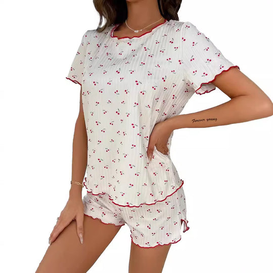 Damen Schlafanzug Set mit elegantem Spitzendetail und fröhlichem Kirschmuster EB