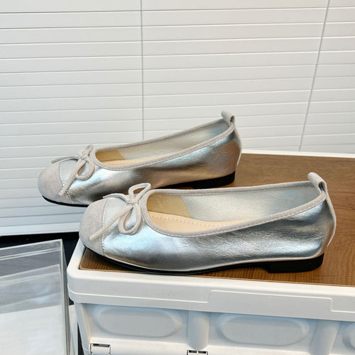 Damen Elegante Ballerinas mit hochwertiger Metallic-Oberfläche und modischem Schleifenakzent EB