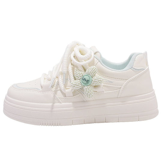 Damen Sneakers mit floralem Anhänger und komfortabler Sohle EB