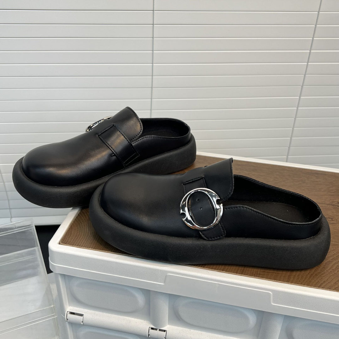 Damen Komfortable und modische Clogs mit dekorativem Detail EB