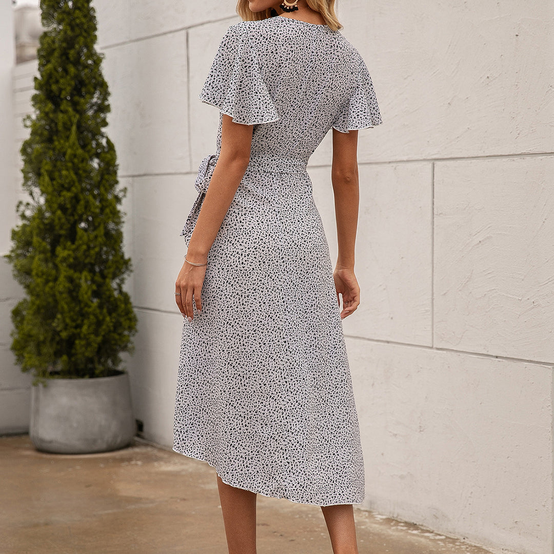 Damen Wickelkleid mit Rüschendetails und eleganter Silhouette EB