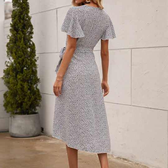 Damen Wickelkleid mit Rüschendetails und eleganter Silhouette EB