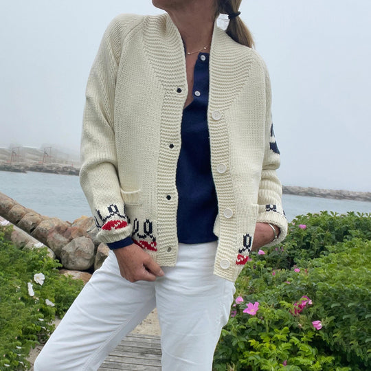 Damen Oversize Strickcardigan mit Walmotiv und nautischer Kontrastbordüre EB