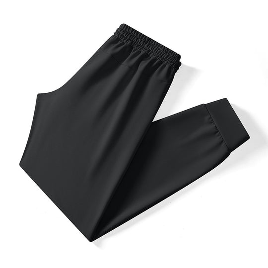 Herren athletische Tech-Jogginghose mit elastischem Kordelbund, verdeckten Reißverschlusstaschen und formgebenden Knöchelbündchen EB