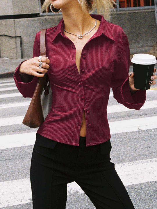 Damen taillierte Hemdbluse mit Klappkragen und feinen Streifen EB