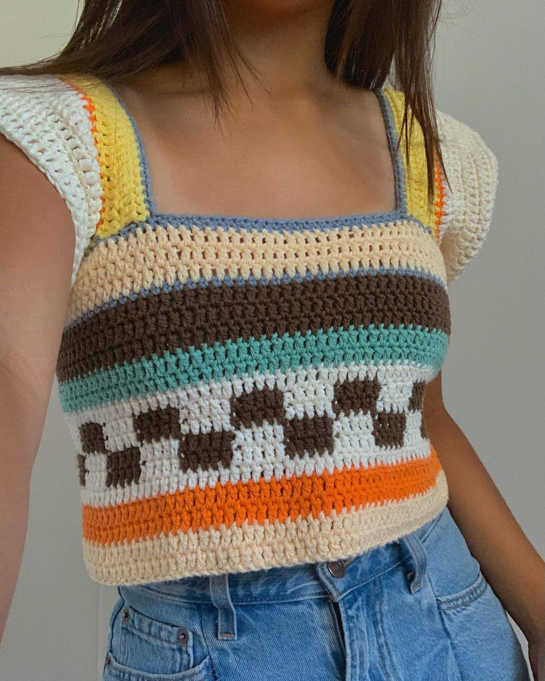 Damen gehäkeltes Crop-Top mit buntem Streifenmuster und Quadrat-Ausschnitt EB