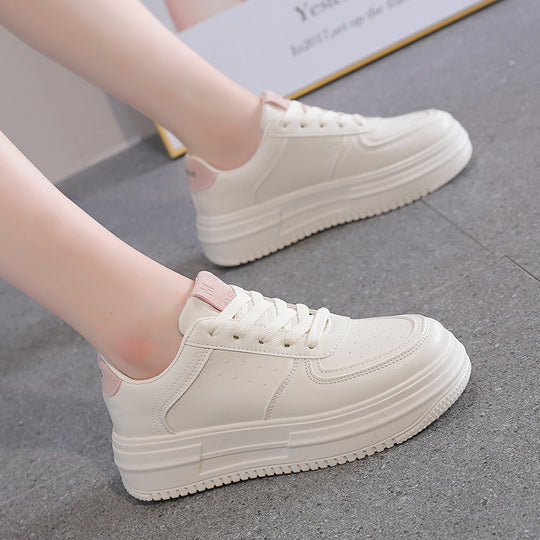 Damen Plateau Sneakers mit elegantem Design und komfortabler Sohlenkonstruktion EB