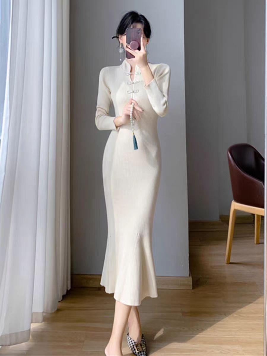 Damen Strickkleid mit hohem Kragen und seitlichem Schlitz EB