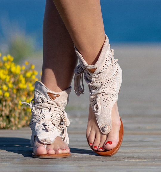 Damen modische Clogs mit atmungsaktiver Perforation und trendiger Schnürung EB