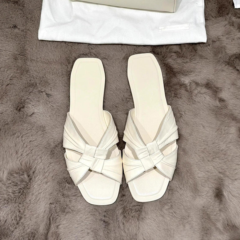 Damen Elegante Riemensandalen mit modernen Faltendetails EB