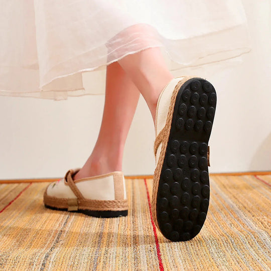 Damen klassische Espadrilles mit handgestickten Blumenmotiven EB