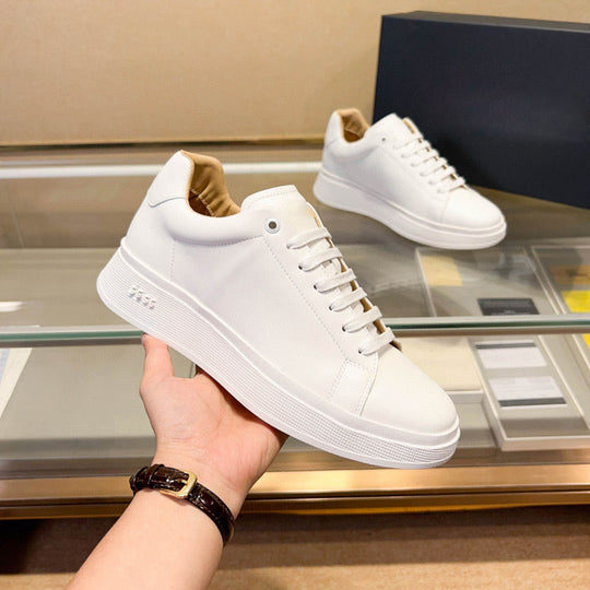 Damen Hochwertige Sneakers aus geschmeidigem Leder mit gepolsterter Sohle EB