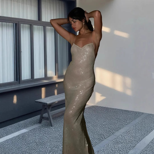 Damen Glänzendes Abendkleid mit schmalem Schnitt und eleganten Spaghettiträgern EB