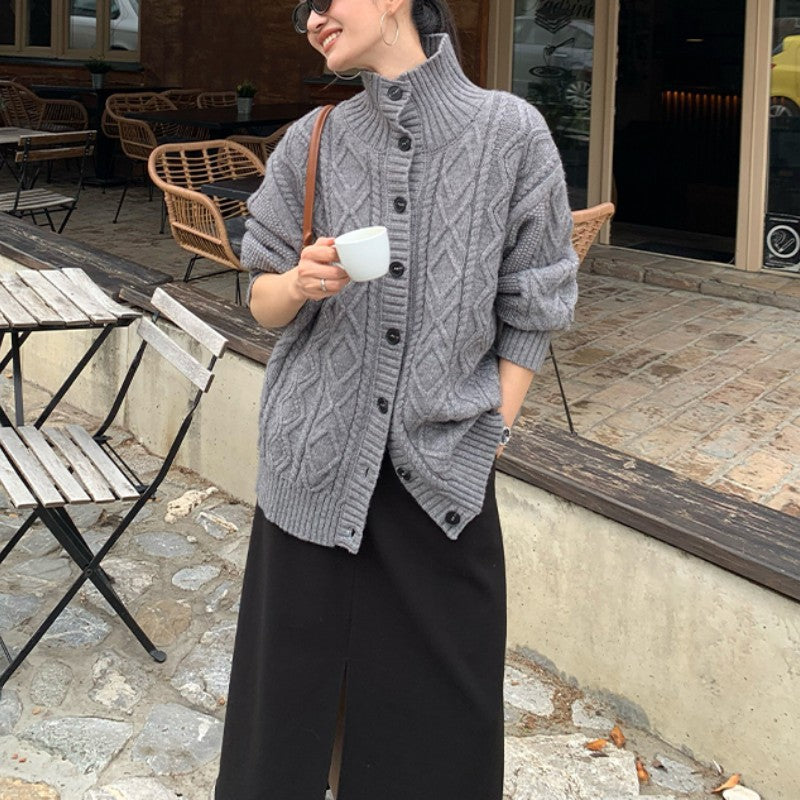 Damen Strickjacke mit hochgeschlossenem Kragen und strukturierter Oberfläche EB