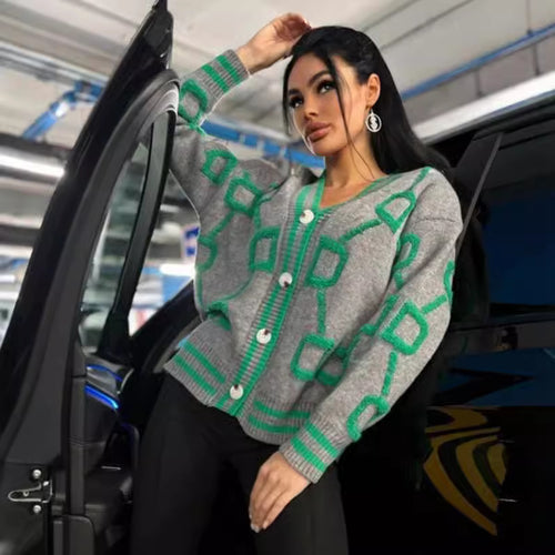 Damen kurz geschnittener Strickcardigan mit geometrischem Muster und Knopfdetails EB