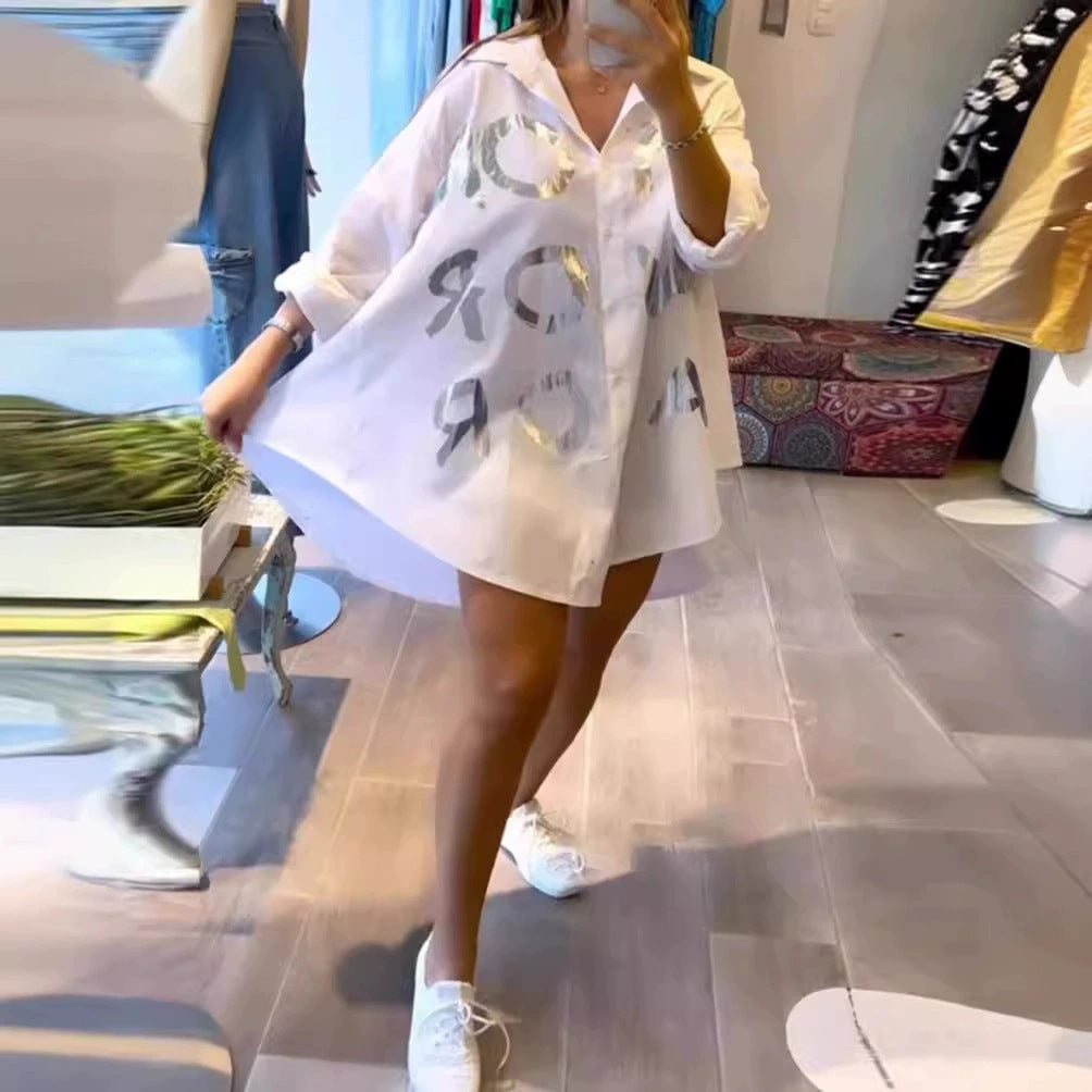 Damen Hemdblusenkleid mit modernem Schriftzug und lässigem Schnitt Heidi-Mode