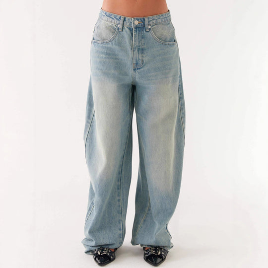 Damen nan oversized Denimjacke mit heller Vintage-Waschung, aufgesetzten Brusttaschen und verlängerten Manschetten EB