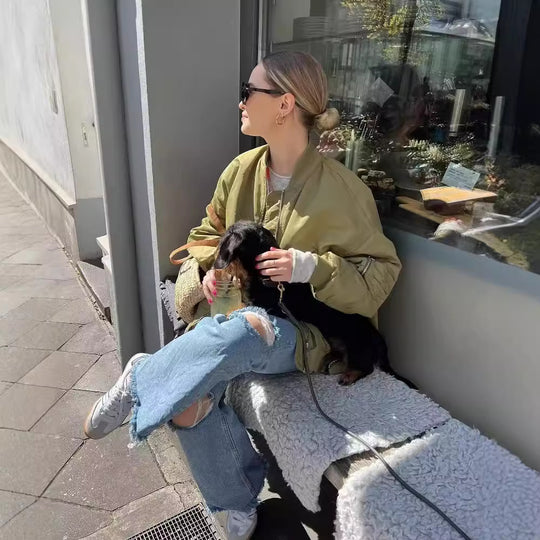 Damen sportliche Bomberjacke mit praktischen Taschen und Stehkragen EB