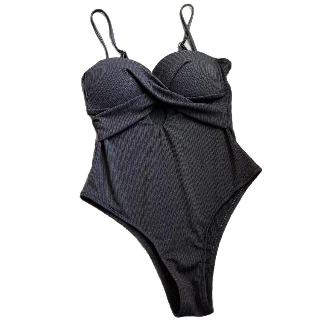 Damen Einteiler-Badeanzug mit aufregenden Cut-Outs und raffiniertem Design EB