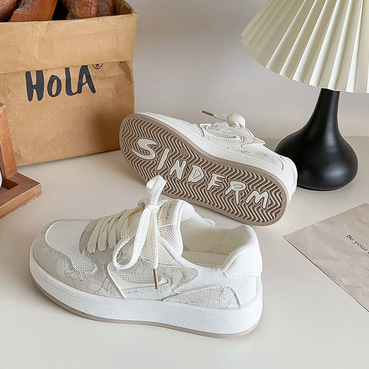 Damen Trendige Sneakers mit luftiger Mesh-Oberfläche und elastischem Schnürsystem EB