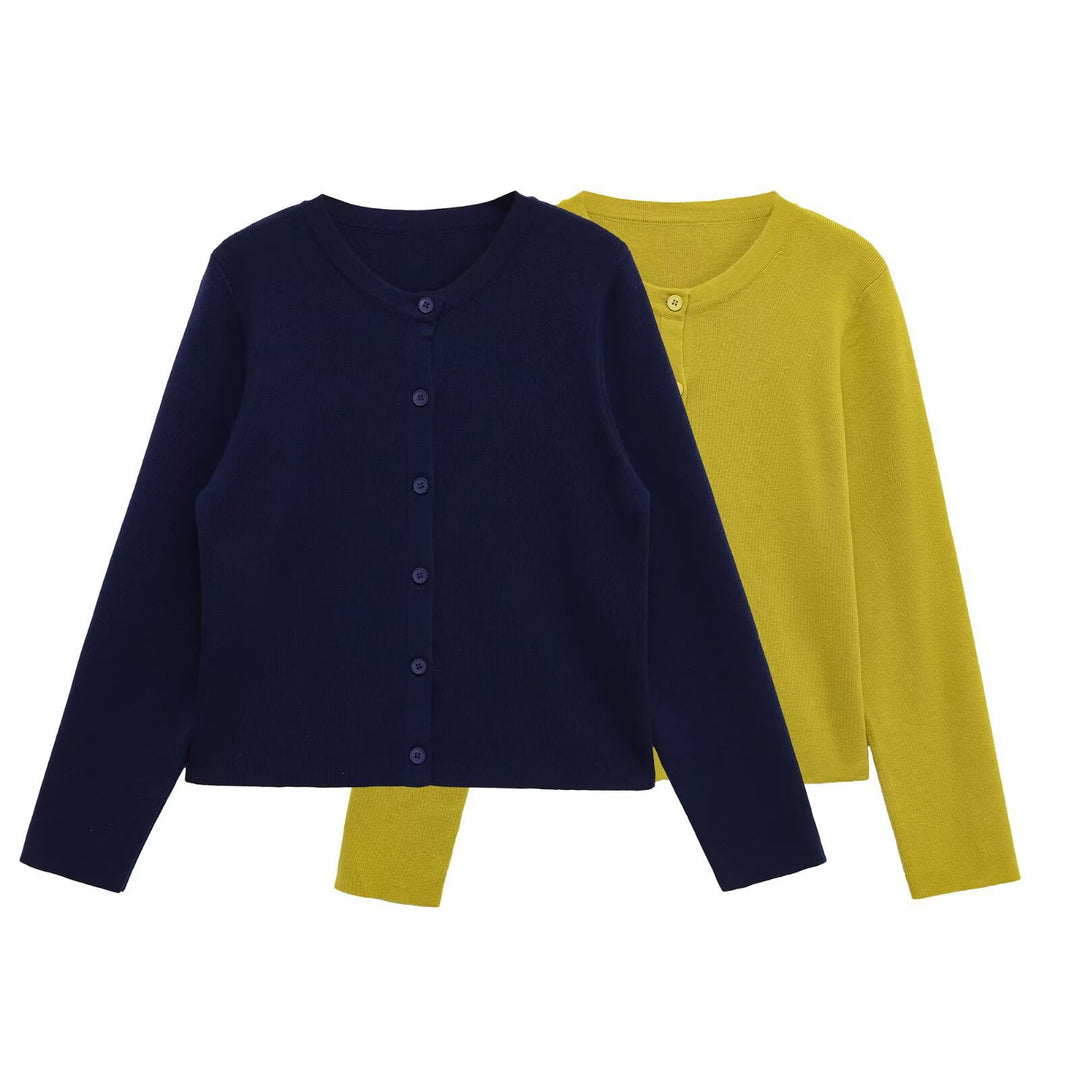 Damen Kleidung aus hochwertigem Strickmaterial mit Knopfleiste und Rundhalsausschnitt EB