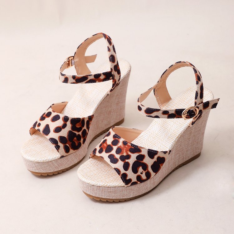 Damen Keil-Sandalen mit geflochtenem Riemendesign und komfortabler Sohle EB
